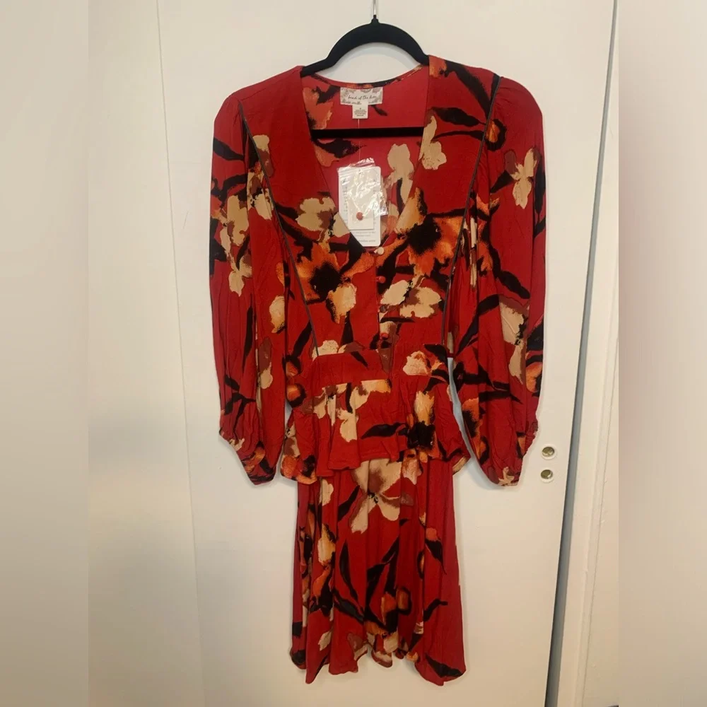 NWT BAND OF FREE FLORAL LONG SLEEVE DRESS - Picture 2 of 5